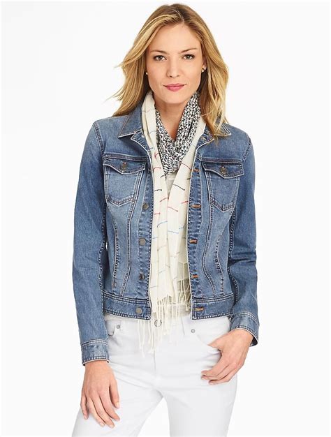 Accessories and details for denim jacket