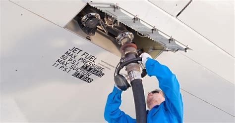 Illustration of the aerial refueling process