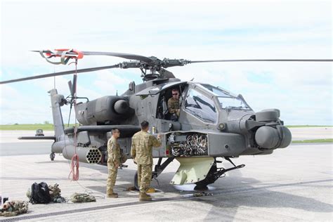 Apache AH-64 Maintenance