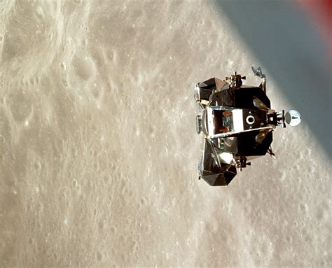 Image of the Apollo 10 spacecraft