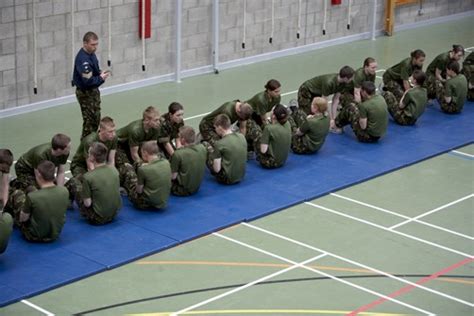 Army boot camp sit-up test