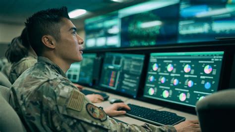 Army IT Specialist salary and benefits