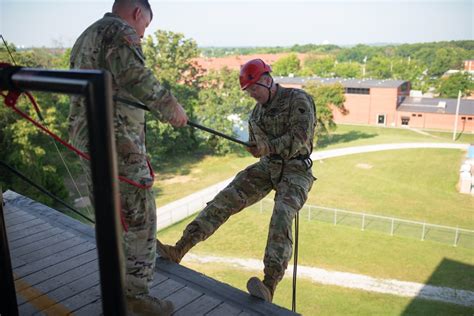 Army Reserve Rappelling