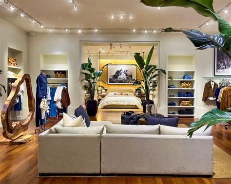 Banana Republic store interior in Georgetown