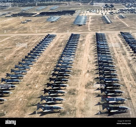 Almacenamiento de aviones en la Base de la Fuerza Aérea de Davis-Monthan