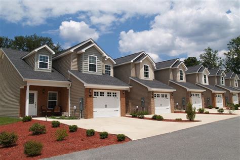 Air Force base housing amenities