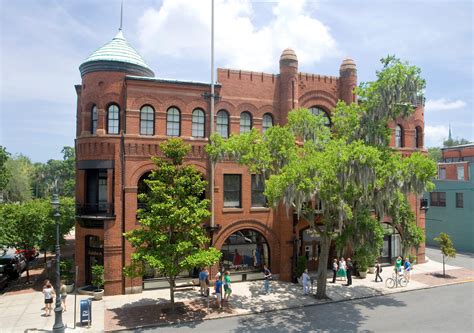 Benefits of Attending SCAD Savannah Events