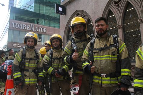 Bomberos en capacitación