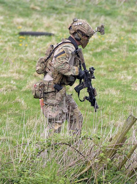 British Army SAS in desert training