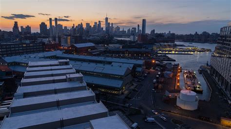 Brooklyn Navy Yard decline and rebirth