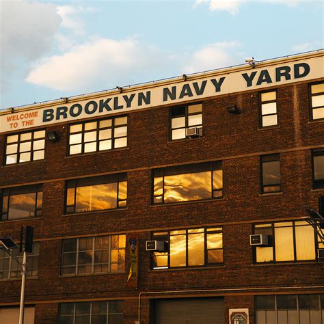 Brooklyn Navy Yard decline