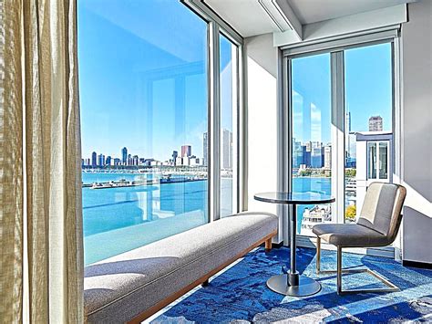 Budget-friendly hotels near Navy Pier