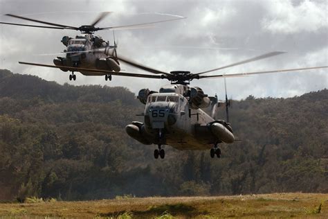 CH-53 Sea Stallion crew