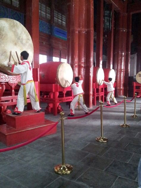 Xi'an Drum Tower Ceremony