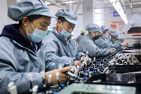 Workers in a Chinese factory