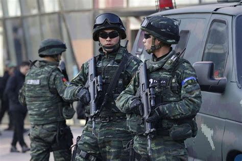 Chinese Snow Leopard Commandos in training