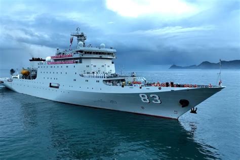 Chinese warship in the Arctic region