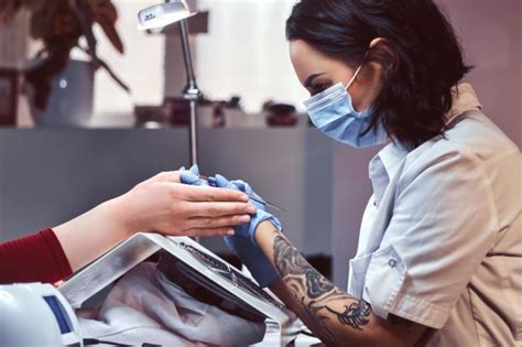 Choosing a tattoo removal service