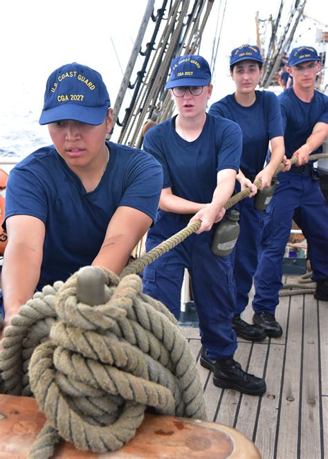 US Coast Guard Academy Ship Handling