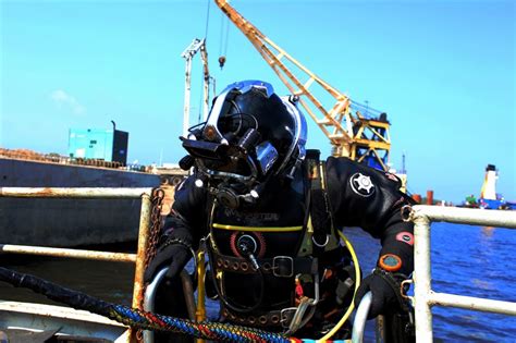 Commercial Scuba Diving Jobs Gallery 1