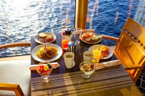 Cruise dining experiences at Navy Pier