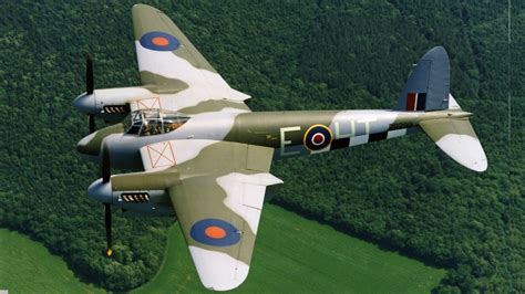 De Havilland Mosquito in flight