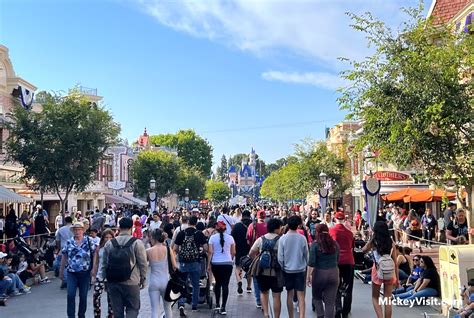 Disneyland Avoiding Crowds