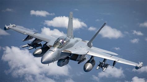 EA-18G Growler communication equipment