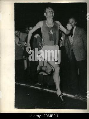 Emil Zátopek two-mile world record