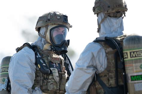 EOD Technicians Training Others