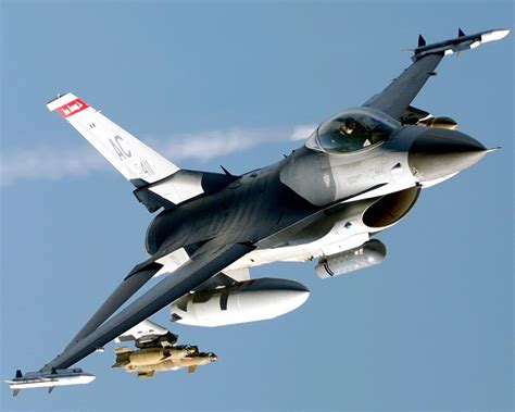 F-16 aircraft features