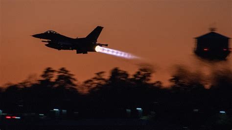 F-16 Fighter Jet night flight