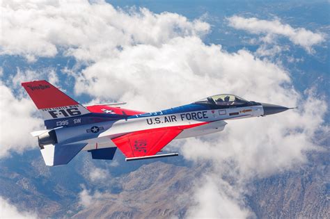 F-16 Viper Demo Team nighttime performance