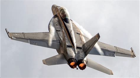 F/A-18 Hornet Demo Team flying in formation