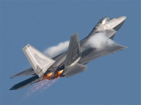 F-22 Raptor climb