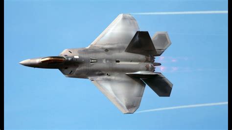 F-22 Raptor turn