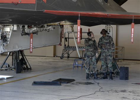 F-117 Maintenance Crew