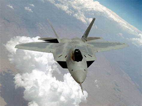 F-22 fighter jet in flight