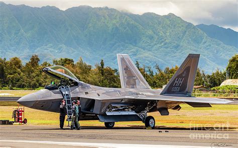 F-22 ground crew