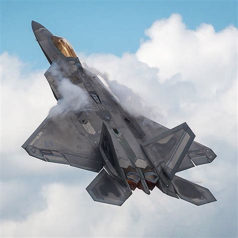 F-22 Raptor performing a tight turn