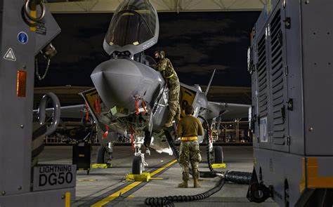 F-35 Lightning II maintenance