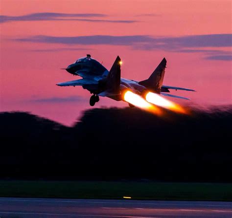 Fighter jet afterburner