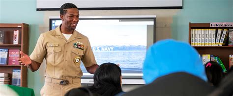 5 Ways to Find a Navy Recruiter