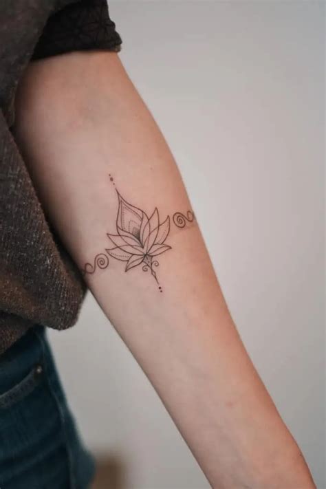 Fine line tattoo trends