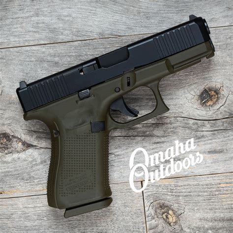 Glock 19 pistol