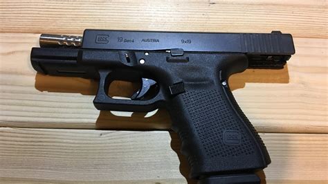 Glock 19 shooting review