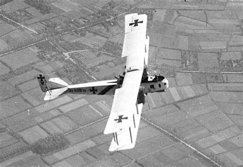 Gotha G.IV in flight