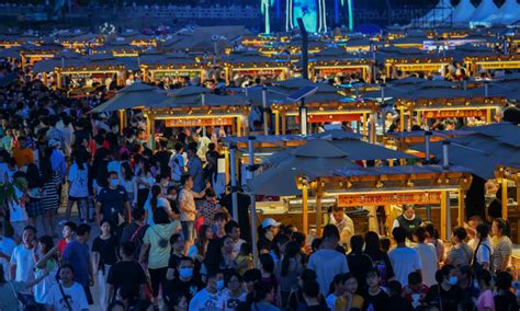 Nightlife in Hainan, China's Hawaii