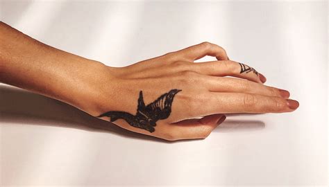 Hand tattoo aftercare