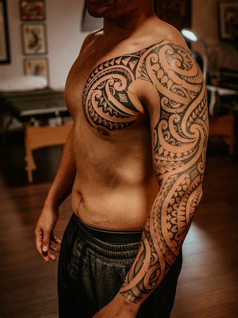 Hawaiian Tattoo Traditions